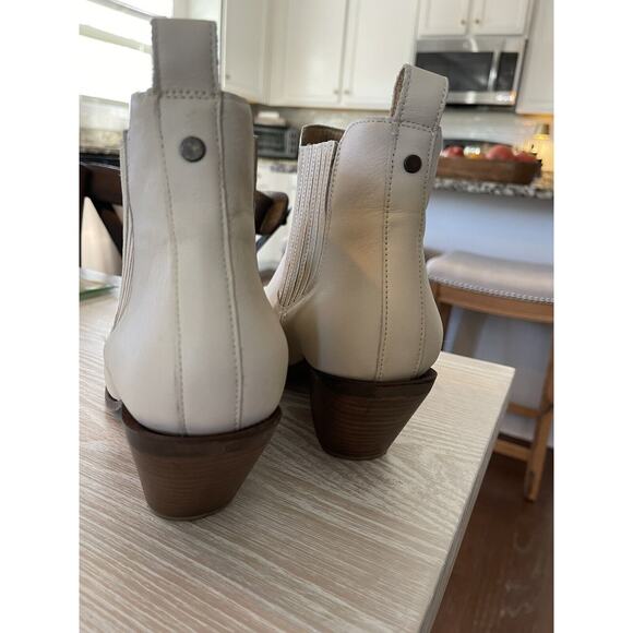 Portland Leather Women’s Patina Bone Ivory Dakota Boot Bootie Slip-on Size 11 - Picture 2 of 5